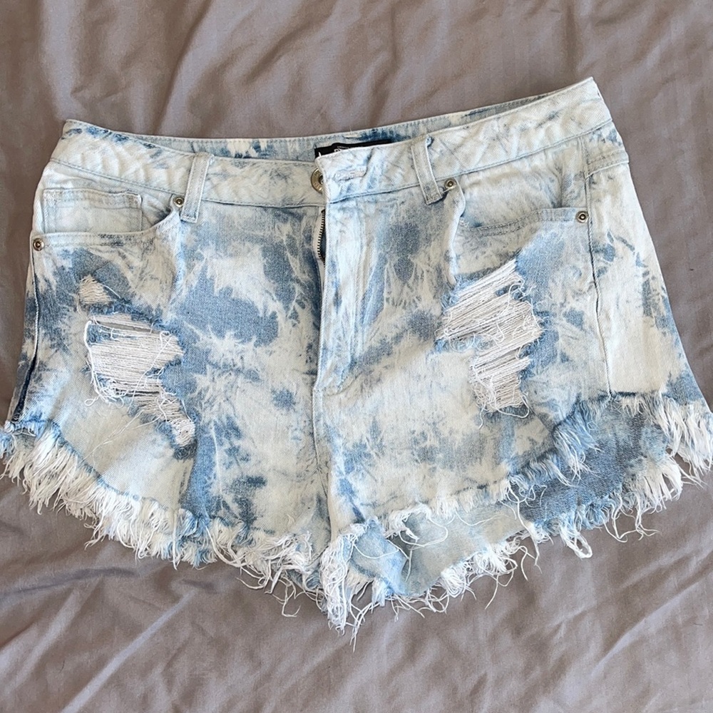 *Good Condition* PLEASE BUY, moving! Rewash Acid Wash Sz. 11 Shorts